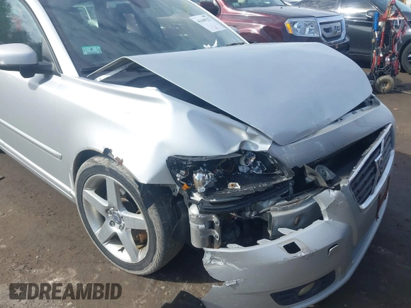 2008 Volvo V50 with VIN YV1MW390582394948, listed as a IAAI auction lot 41649127 with 180,135 mi miles. Bid and sale history available at carsss.com. Image 6.