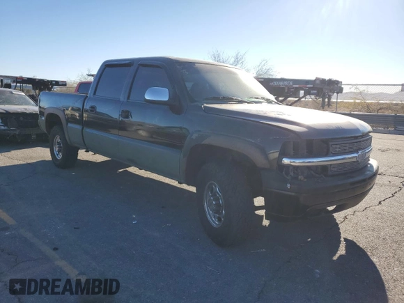 2001 Chevrolet Silverado 1500HD LS z VIN 1GCGC13U11F200328, wystawiony jako Copart lot #79548524 z przebiegiem 225 971 mil mil oraz Szkoda całkowita • Salvage title. Historia ofert i sprzedaży dostępna na DreamBid. Obrazek 4.