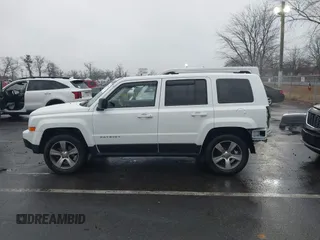 2017 Jeep Patriot High Altitude with VIN 1C4NJRFB8HD195995, listed as a IAAI auction lot 41475686 with 95,414 mi miles. Bid and sale history available at carsss.com. Image 14.
