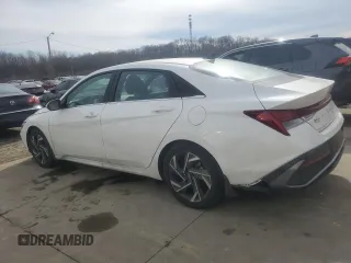 2024 Hyundai Elantra SEL z VIN KMHLS4DG0RU816262, wystawiony jako Copart lot #46448675 z przebiegiem 3 957 mil mil oraz Szkoda całkowita • Salvage title. Historia ofert i sprzedaży dostępna na DreamBid. Obrazek 2.