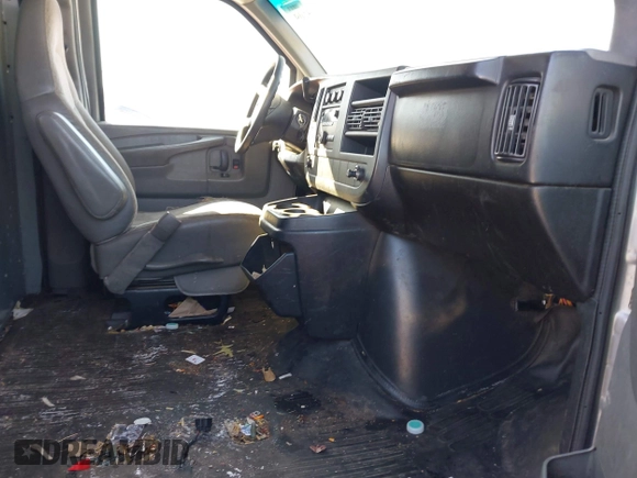 2008 Chevrolet Express Cargo Van with VIN 1GCGG25C081130147, listed as a IAAI auction lot 41585109 with 237,434 mi miles. Bid and sale history available at carsss.com. Image 5.