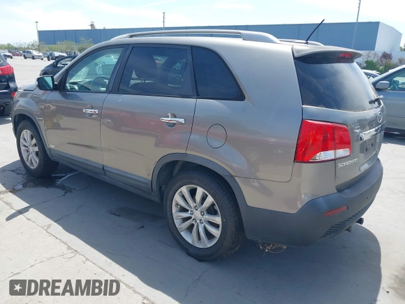 2011 Kia Sorento EX with VIN 5XYKUDA29BG055919, listed as a IAAI auction lot 42105406 with 146,302 mi miles. Bid and sale history available at carsss.com. Image 3.