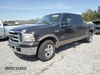 2006 Ford F-250 XL z VIN 1FTSW20P56EB68003, wystawiony jako Copart lot #50697015 z przebiegiem 203 006 mil mil oraz Szkoda całkowita • Salvage title. Historia ofert i sprzedaży dostępna na DreamBid. Obrazek 1.