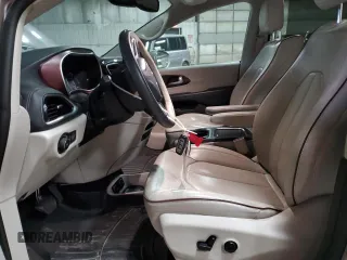 2017 Chrysler Pacifica Limited with VIN 2C4RC1GG3HR752008, listed as a Copart auction lot 50232125 with 125,994 mi miles and Salvage Title. Bid and sale history available at DreamBid. Image 7.