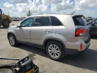 2014 Kia Sorento EX with VIN 5XYKUDA72EG428461, listed as a Copart auction lot 61653365 with 162,425 mi miles and Clean title. Bid and sale history available at DreamBid. Image 2.
