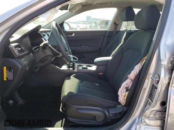 2017 Kia Optima LX z VIN 5XXGT4L33HG148818, wystawiony jako Copart lot #52199705 z przebiegiem 87 623 mil mil oraz Szkoda całkowita • Salvage title. Historia ofert i sprzedaży dostępna na DreamBid. Obrazek 7.