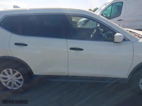 2017 Nissan Rogue SL with VIN 5N1AT2MV3HC825257, listed as a IAAI auction lot 40379208 with 109,784 mi miles. Bid and sale history available at carsss.com. Image 13.