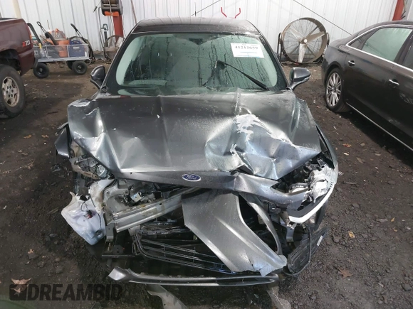 2015 Ford Fusion SE with VIN 1FA6P0H74F5105133, listed as a IAAI auction lot 41212659 with 186,378 mi miles. Bid and sale history available at carsss.com. Image 12.