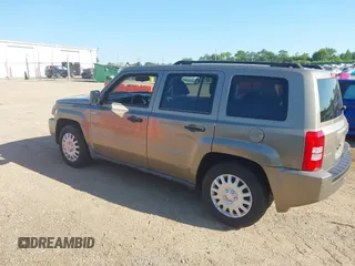 2008 Jeep Patriot Sport with VIN 1J8FF28W38D705224, listed as a IAAI auction lot 42642025 with 111,653 mi miles and . Bid and sale history available at DreamBid. Image 3.