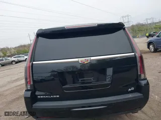 2019 Cadillac Escalade Premium Luxury with VIN 1GYS4CKJ5KR131129, listed as a IAAI auction lot 41983905 with 32,568 mi miles. Bid and sale history available at carsss.com. Image 17.