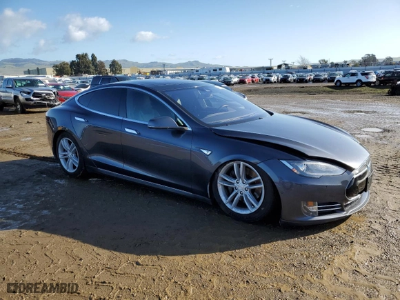 2015 Tesla Model S 85D with VIN 5YJSA1E22FF108359, listed as a Copart auction lot 45116525 with 121438 miles and Salvage Title. Bid and sale history available at carsss.com. Image 4.