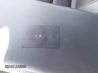 2018 Tesla Model 3 Long Range Battery with VIN 5YJ3E1EA5JF063555, listed as a IAAI auction lot 42028785 with 45,346 mi miles and . Bid and sale history available at DreamBid. Image 11.