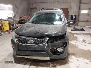 2012 Kia Sorento SX with VIN 5XYKW4A2XCG209369, listed as a IAAI auction lot 41693091 with 195,249 mi miles. Bid and sale history available at carsss.com. Image 12.