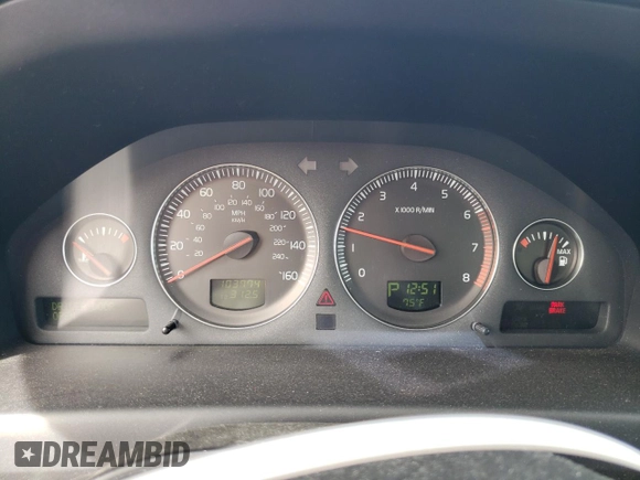 2005 Volvo S60 with VIN YV1RH592752442037, listed as a Copart auction lot 49637015 with 103,774 mi miles and Salvage Title. Bid and sale history available at carsss.com. Image 9.