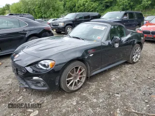 2018 FIAT 124 Spider Abarth z VIN JC1NFAEK6J0135812, wystawiony jako Copart lot #61188194 z przebiegiem 36 852 mil mil oraz Szkody całkowita. Historia ofert i sprzedaży dostępna na DreamBid. Obrazek 1.