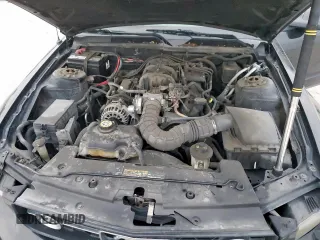 2007 Ford Mustang Deluxe z VIN 1ZVFT80N275250748, wystawiony jako Copart lot #57345935 z przebiegiem 145 523 mil mil oraz Czysty tytuł • Clean title. Historia ofert i sprzedaży dostępna na DreamBid. Obrazek 11.