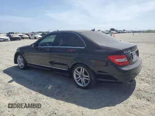 2013 Mercedes-Benz C 250 Sport с VIN WDDGF4HB4DA805824, выставлен на аукционе Copart как лот 61940825 с пробегом Не указан миль и Списание • Salvage title. История ставок и продаж доступна на DreamBid. Изображение 2.