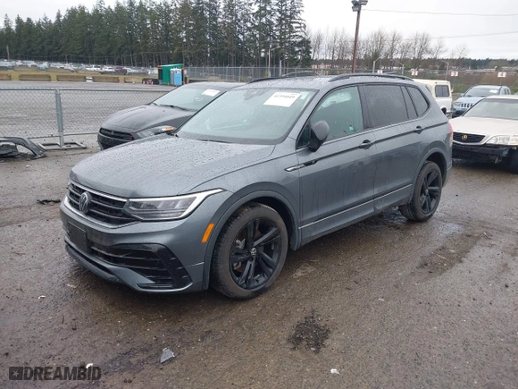 2023 Volkswagen Tiguan SE R-Line Black with VIN 3VVCB7AX0PM132194, listed as a IAAI auction lot 41594049 with 15,080 mi miles. Bid and sale history available at carsss.com. Image 18.