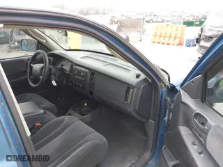 2004 Dodge Dakota SLT with VIN 1D7HG48NX4S585546, listed as a IAAI auction lot 41836690 with 191,735 mi miles. Bid and sale history available at carsss.com. Image 5.