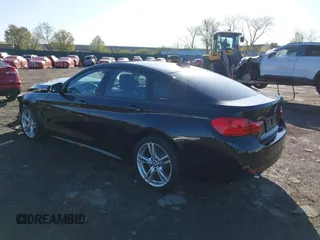 2016 BMW 4 Series 435i xDrive z VIN WBA4B3C55GG528796, wystawiony jako IAAI lot #41971908 z przebiegiem 64 573 mil mil oraz . Historia ofert i sprzedaży dostępna na DreamBid. Obrazek 3.
