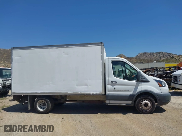 2018 Ford Transit с VIN 1FDBF8ZM3JKA71142, выставлен на аукционе IAAI как лот 42197360 с пробегом 90 124 миль миль и . История ставок и продаж доступна на DreamBid. Изображение 13.