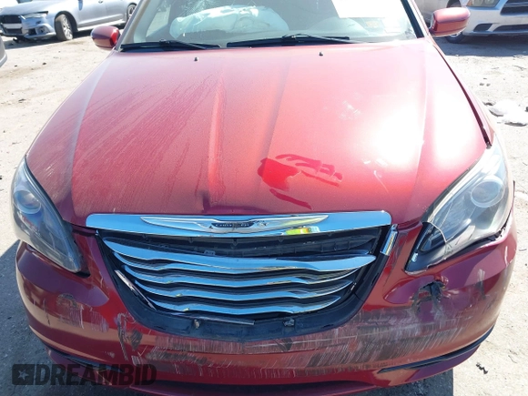 2014 Chrysler 200 Touring z VIN 1C3CCBBG4EN187283, wystawiony jako IAAI lot #41735592 z przebiegiem 141 289 mil mil oraz . Historia ofert i sprzedaży dostępna na DreamBid. Obrazek 12.