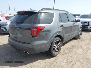 2016 Ford Explorer Sport z VIN 1FM5K8GT0GGA24715, wystawiony jako IAAI lot #41745219 z przebiegiem 124 140 mil mil oraz . Historia ofert i sprzedaży dostępna na DreamBid. Obrazek 4.