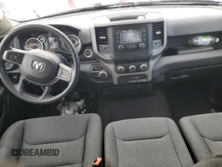 2019 Ram 1500 Tradesman z VIN 1C6SRFCT4KN552279, wystawiony jako Copart lot #88733245 z przebiegiem 28 561 mil mil oraz Szkoda całkowita • Salvage title. Historia ofert i sprzedaży dostępna na DreamBid. Obrazek 8.