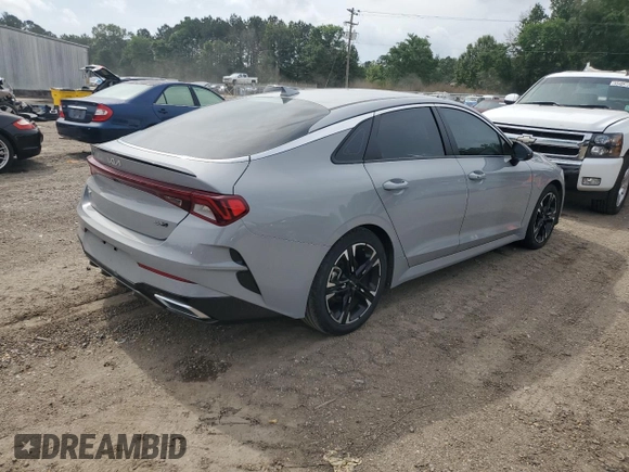 2022 Kia K5 GT-Line z VIN 5XXG64J2XNG149610, wystawiony jako Copart lot #55333245 z przebiegiem Nie podano mil oraz Szkoda całkowita • Salvage title. Historia ofert i sprzedaży dostępna na DreamBid. Obrazek 3.