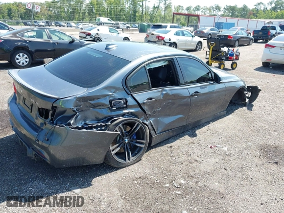 2018 BMW 3 Series 340i z VIN WBA8B3G57JNU36801, wystawiony jako IAAI lot #42524722 z przebiegiem 63 787 mil mil oraz . Historia ofert i sprzedaży dostępna na DreamBid. Obrazek 4.