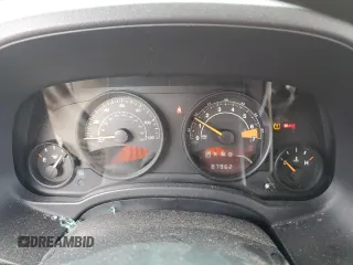 2016 Jeep Patriot Sport z VIN 1C4NJPBA9GD669842, wystawiony jako Copart lot #57830245 z przebiegiem 87 962 mil mil oraz Czysty tytuł • Clean title. Historia ofert i sprzedaży dostępna na DreamBid. Obrazek 9.