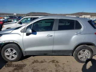 2022 Chevrolet Trax LS with VIN KL7CJNSMXNB545719, listed as a IAAI auction lot 41366593 with 9,225 mi miles. Bid and sale history available at carsss.com. Image 14.