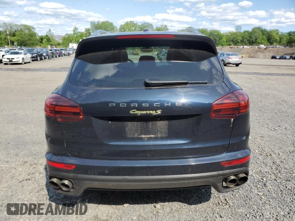2016 Porsche Cayenne S E-Hybrid z VIN WP1AE2A23GLA17545, wystawiony jako Copart lot #58556435 z przebiegiem 136 497 mil mil oraz Szkoda całkowita • Salvage title. Historia ofert i sprzedaży dostępna na DreamBid. Obrazek 6.