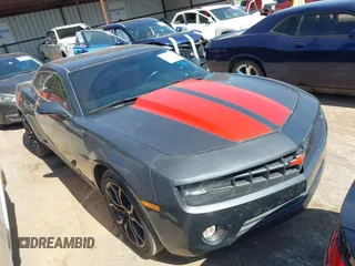 2010 Chevrolet Camaro 2LT z VIN 2G1FC1EV8A9183238, wystawiony jako IAAI lot #42547339 z przebiegiem 162 108 mil mil oraz . Historia ofert i sprzedaży dostępna na DreamBid. Obrazek 13.