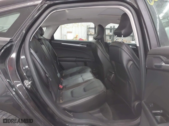 2015 Ford Fusion Titanium Hybrid with VIN 3FA6P0RU2FR309074, listed as a IAAI auction lot 41240630 with 172,025 mi miles. Bid and sale history available at carsss.com. Image 8.
