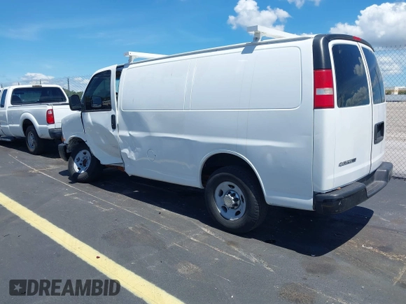2012 Chevrolet Express Cargo z VIN 1GCWGFCA1C1144412, wystawiony jako IAAI lot #42792791 z przebiegiem 182 242 mil mil oraz . Historia ofert i sprzedaży dostępna na DreamBid. Obrazek 3.