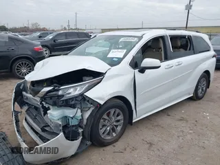 2022 Toyota Sienna XLE with VIN 5TDYRKEC5NS086739, listed as a IAAI auction lot 41277212 with 54,922 mi miles. Bid and sale history available at carsss.com. Image 17.