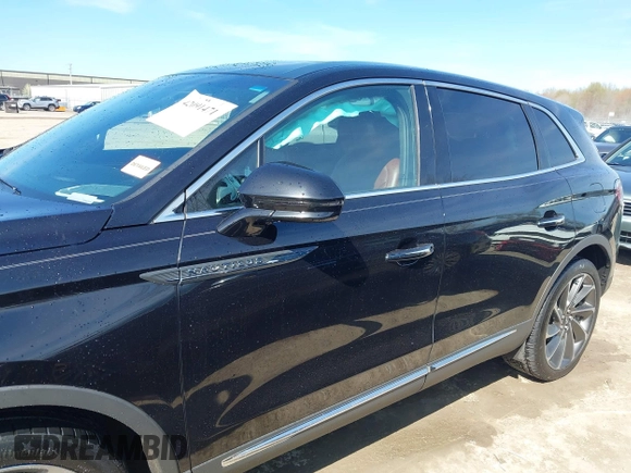 2020 Lincoln Nautilus Reserve with VIN 2LMPJ8K90LBL10657, listed as a IAAI auction lot 42091471 with 74,927 mi miles and . Bid and sale history available at DreamBid. Image 15.