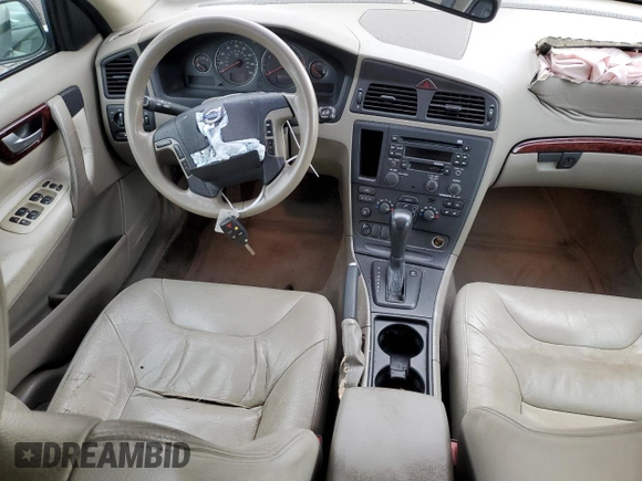 2004 Volvo V70 with VIN YV1SW59V842399389, listed as a Copart auction lot 85686774 with 135,634 mi miles and Salvage Title. Bid and sale history available at carsss.com. Image 8.