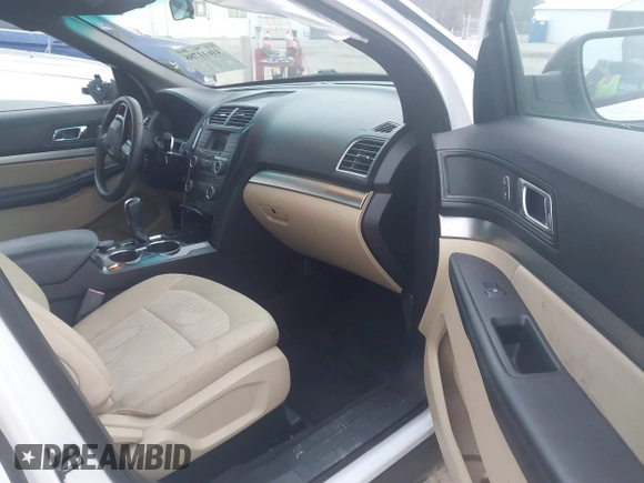 2016 Ford Explorer with VIN 1FM5K8B89GGC10854, listed as a IAAI auction lot 41611788 with 118,534 mi miles and . Bid and sale history available at carsss.com. Image 5.
