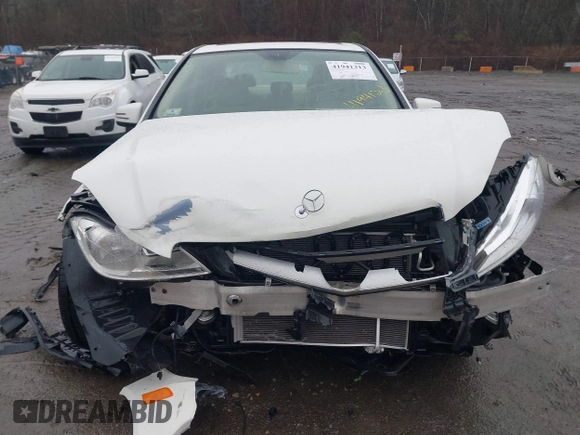 2012 Mercedes-Benz C-Class C 300 Sport with VIN WDDGF8BB3CA692642, listed as a IAAI auction lot 41941313 with 119,021 mi miles. Bid and sale history available at carsss.com. Image 12.