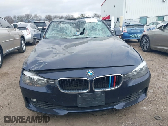 2015 BMW 3 Series 328i xDrive with VIN WBA3B3C54FF547033, listed as a IAAI auction lot 41184204 with 87,664 mi miles and . Bid and sale history available at DreamBid. Image 12.