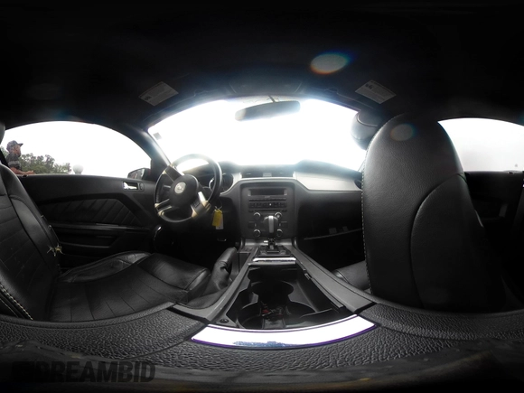 2014 Ford Mustang V6 с VIN 1ZVBP8EMXE5243143, выставлен на аукционе IAAI как лот 42590172 с пробегом 373 579 миль миль и . История ставок и продаж доступна на DreamBid. Изображение 18.