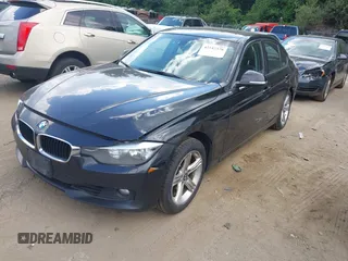 2014 BMW 3 Series 328i xDrive z VIN WBA3B5C54EF958961, wystawiony jako IAAI lot #42542378 z przebiegiem 310 348 mil mil oraz . Historia ofert i sprzedaży dostępna na DreamBid. Obrazek 17.