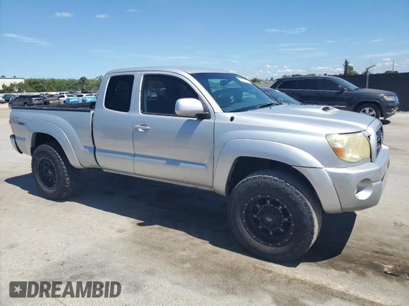 2005 Toyota Tacoma PreRunner z VIN 5TETU62N45Z115205, wystawiony jako Copart lot #60710715 z przebiegiem 184 529 mil mil oraz Czysty tytuł • Clean title. Historia ofert i sprzedaży dostępna na DreamBid. Obrazek 4.
