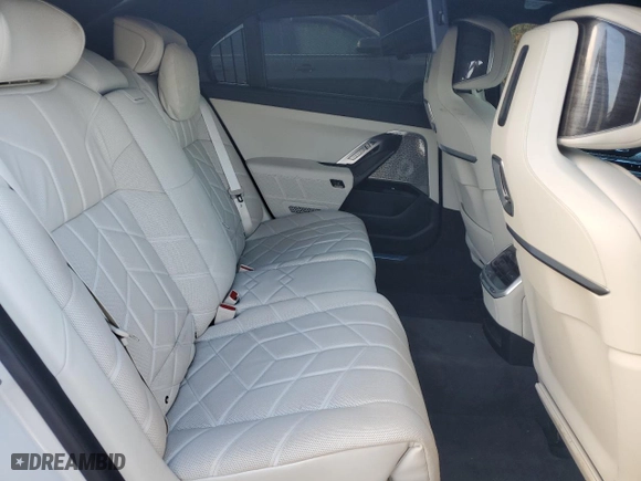 2024 BMW 7 Series 760i xDrive with VIN WBA33EJ06RCP19505, listed as a Copart auction lot 79425294 with 14,579 mi miles and Salvage Title. Bid and sale history available at carsss.com. Image 10.