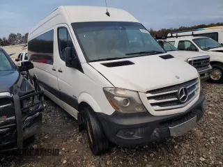 2014 Mercedes-Benz Sprinter with VIN WDZPE8DC9E5852585, listed as a Copart auction lot 84082834 with 378,412 mi miles and Salvage Title. Bid and sale history available at DreamBid. Image 4.