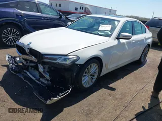 2021 BMW 5 Series 530i z VIN WBA53BH01MWW96851, wystawiony jako IAAI lot #41997994 z przebiegiem 85 608 mil mil oraz . Historia ofert i sprzedaży dostępna na DreamBid. Obrazek 2.