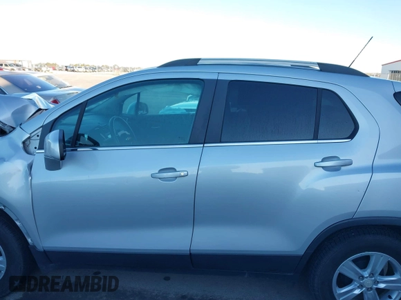 2015 Chevrolet Trax LT with VIN 3GNCJLSB1FL255205, listed as a IAAI auction lot 41392794 with 1 mi miles. Bid and sale history available at carsss.com. Image 14.