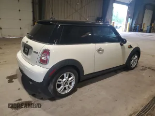 2013 MINI Hardtop z VIN WMWSU3C57DT688747, wystawiony jako Copart lot #56912395 z przebiegiem 110 149 mil mil oraz Szkoda całkowita • Salvage title. Historia ofert i sprzedaży dostępna na DreamBid. Obrazek 3.